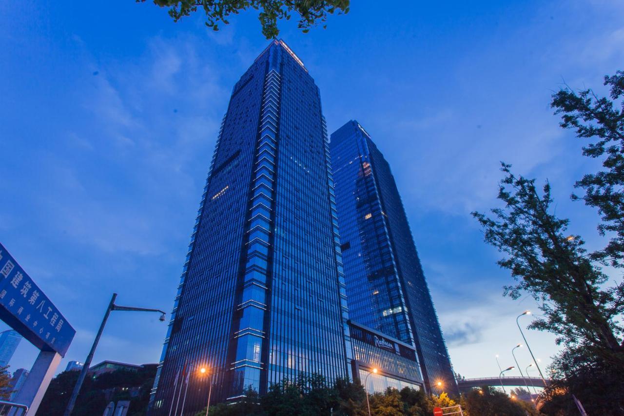 Radisson Blu Plaza Chongqing - Free 2 Bottle Of Local Beer Per Room During Stay Exterior foto