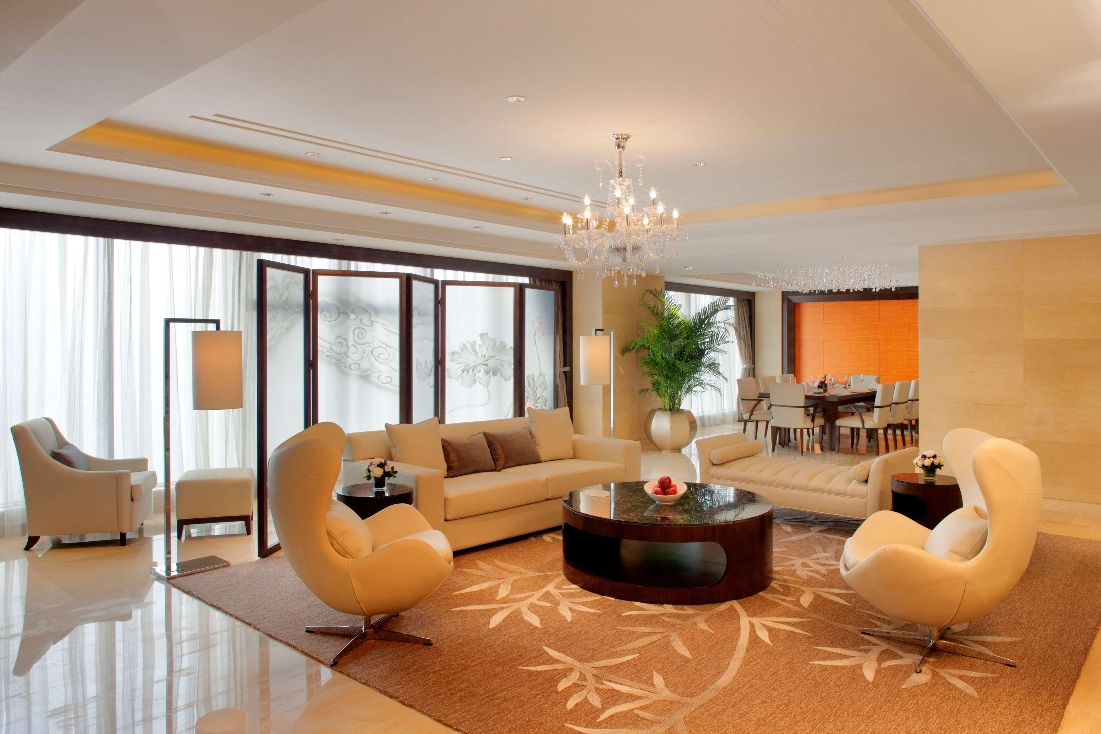 Radisson Blu Plaza Chongqing - Free 2 Bottle Of Local Beer Per Room During Stay Exterior foto