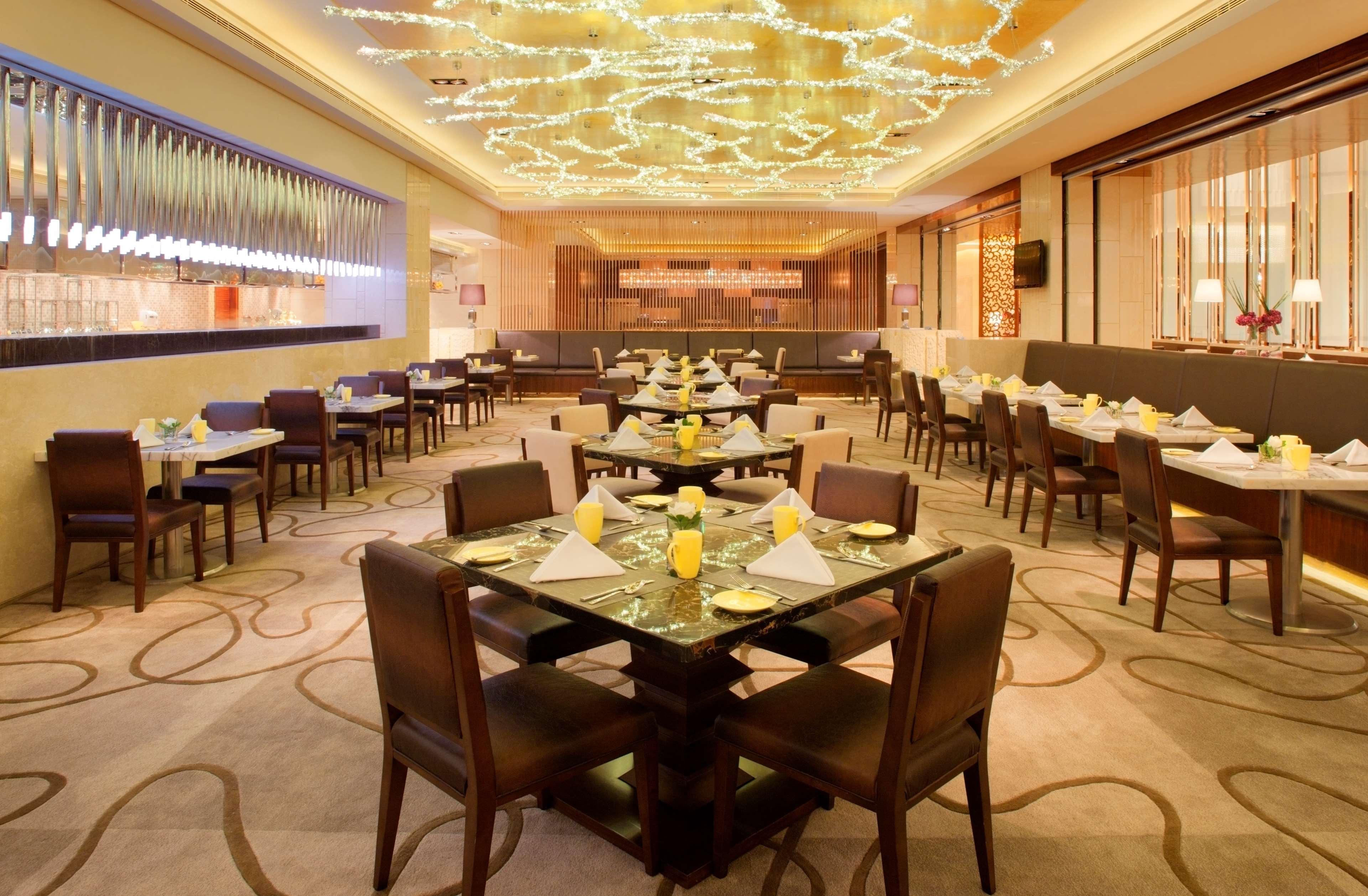 Radisson Blu Plaza Chongqing - Free 2 Bottle Of Local Beer Per Room During Stay Exterior foto