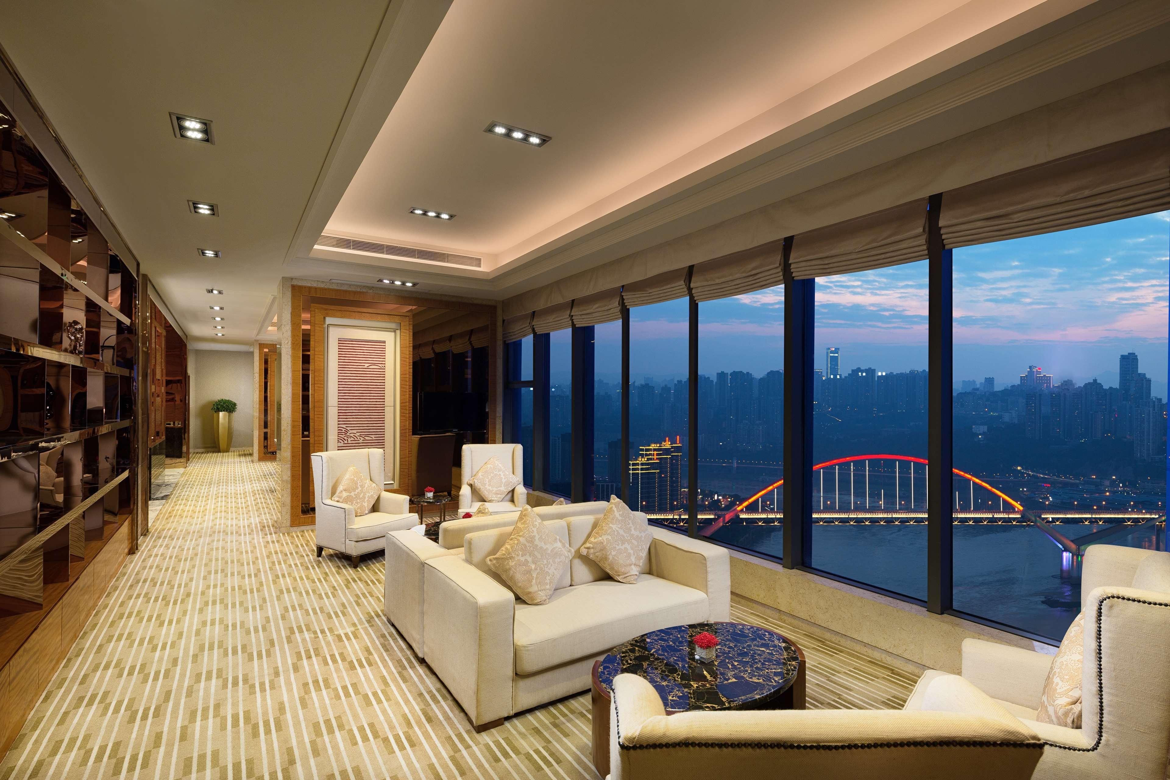 Radisson Blu Plaza Chongqing - Free 2 Bottle Of Local Beer Per Room During Stay Exterior foto