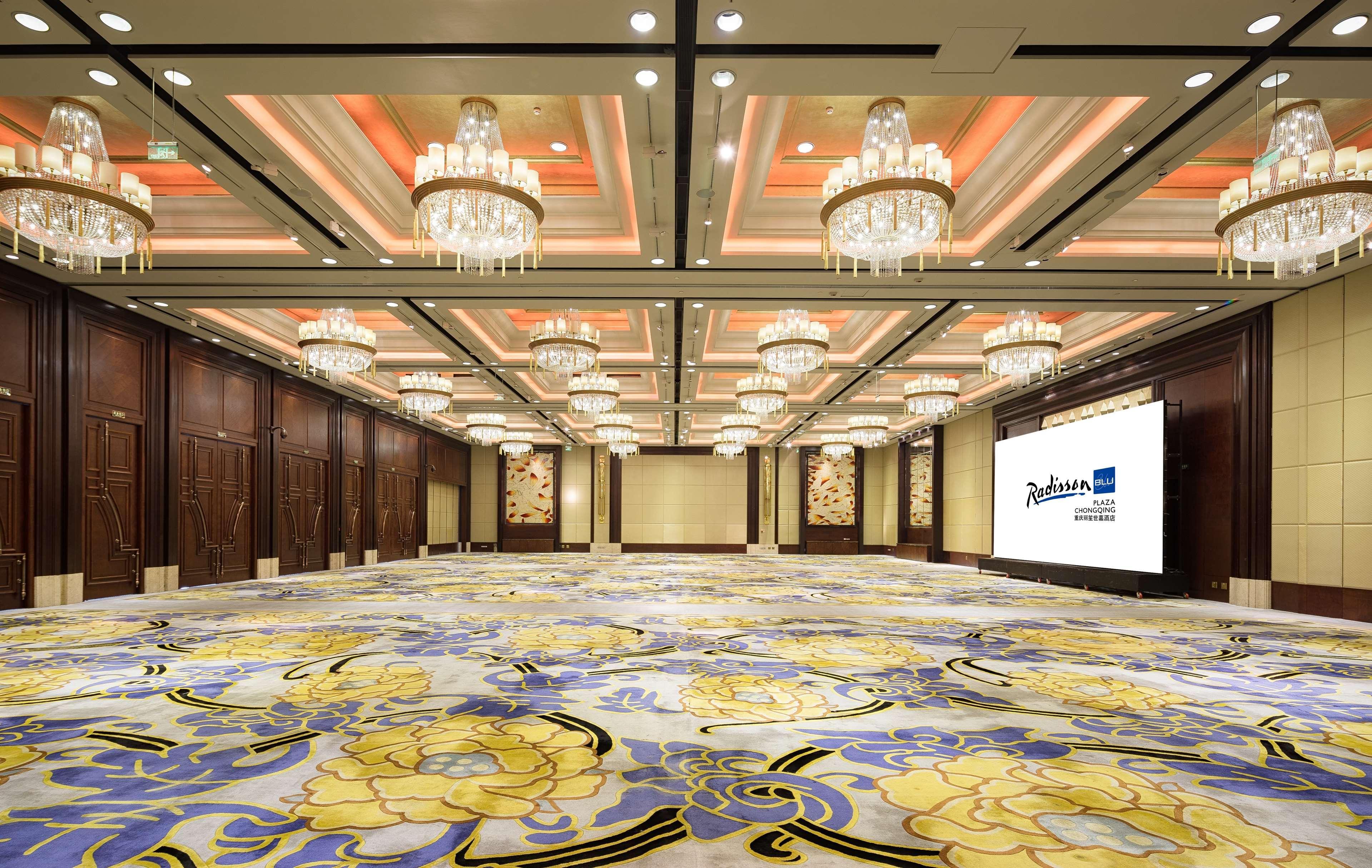 Radisson Blu Plaza Chongqing - Free 2 Bottle Of Local Beer Per Room During Stay Exterior foto