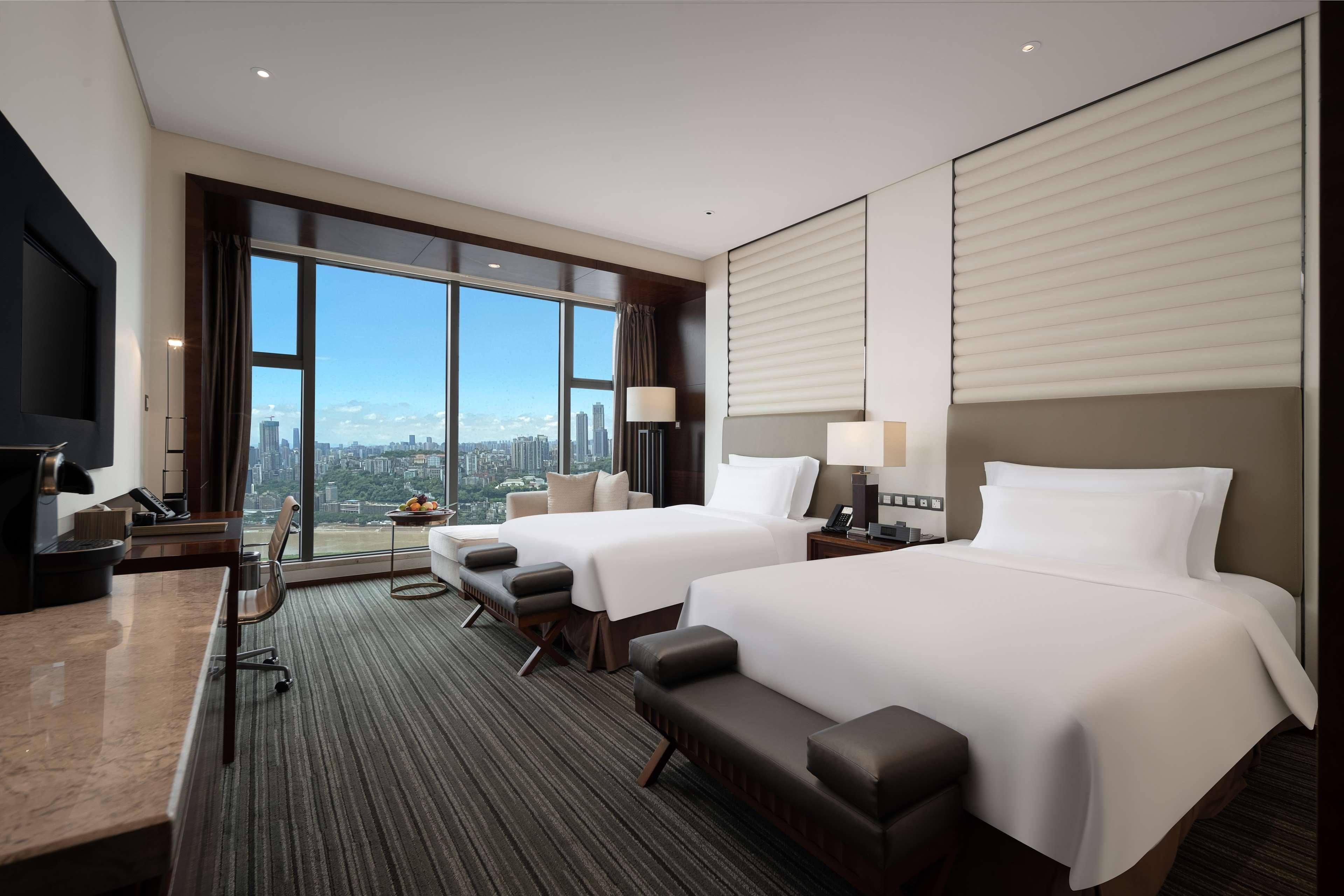 Radisson Blu Plaza Chongqing - Free 2 Bottle Of Local Beer Per Room During Stay Exterior foto