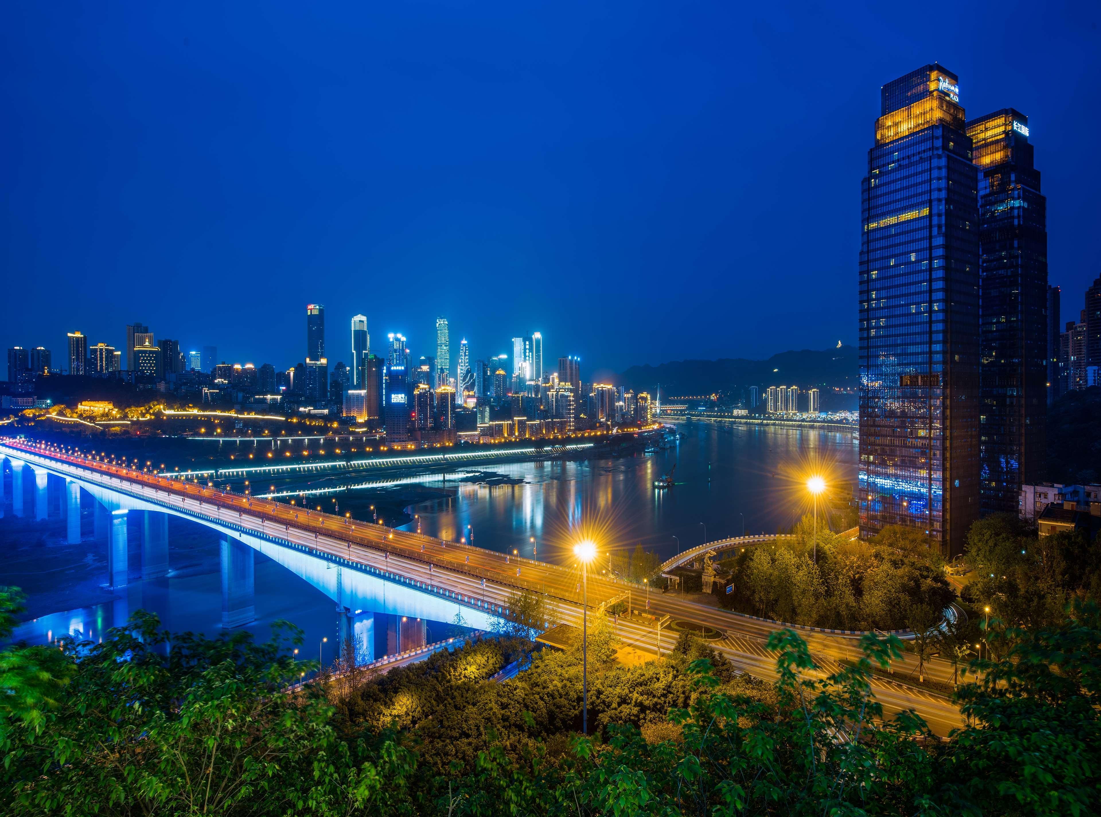 Radisson Blu Plaza Chongqing - Free 2 Bottle Of Local Beer Per Room During Stay Exterior foto
