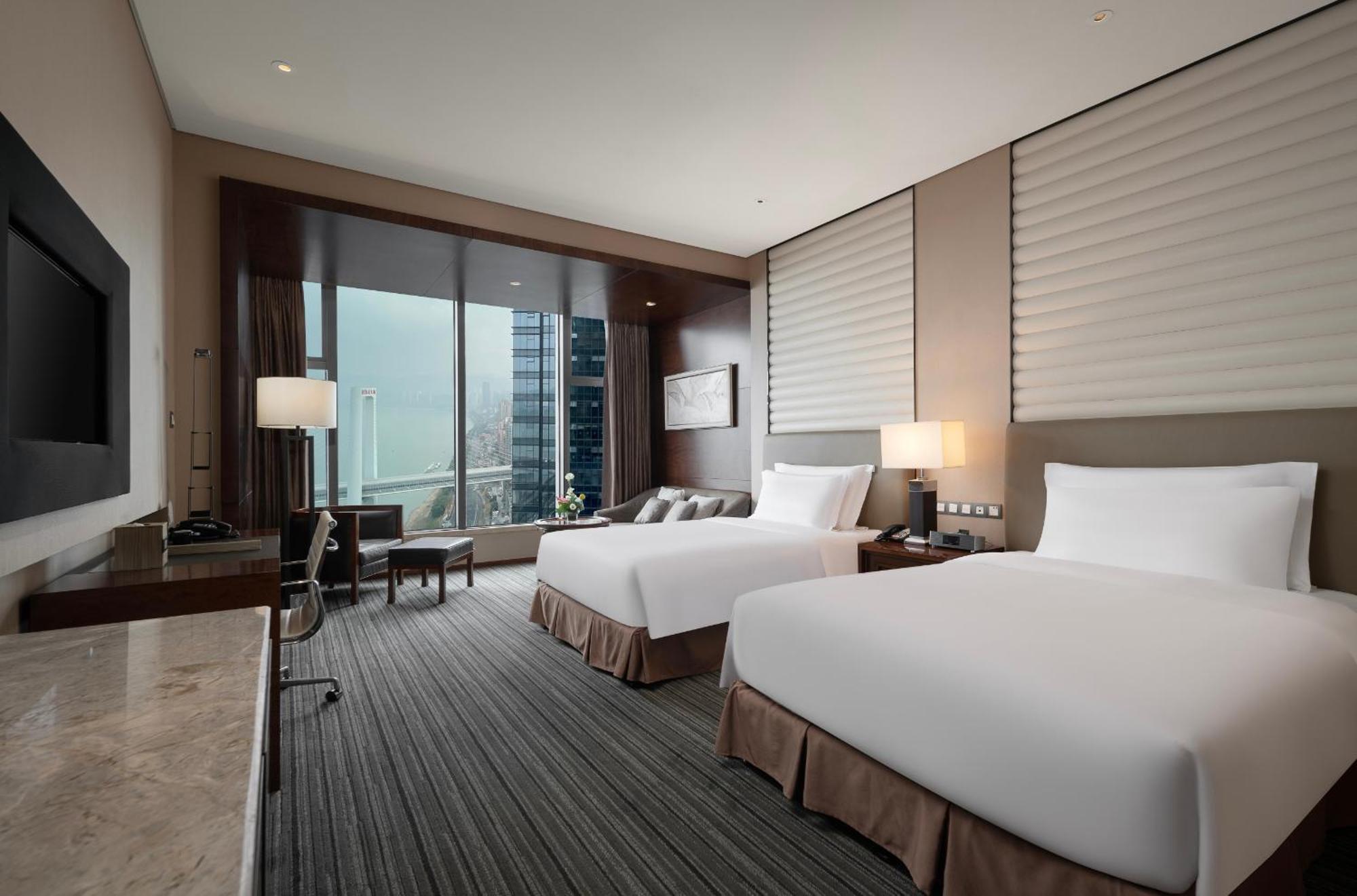 Radisson Blu Plaza Chongqing - Free 2 Bottle Of Local Beer Per Room During Stay Exterior foto