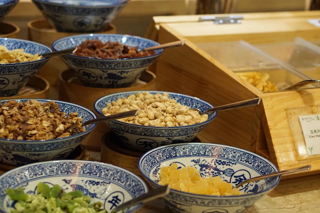 Radisson Blu Plaza Chongqing - Free 2 Bottle Of Local Beer Per Room During Stay Exterior foto