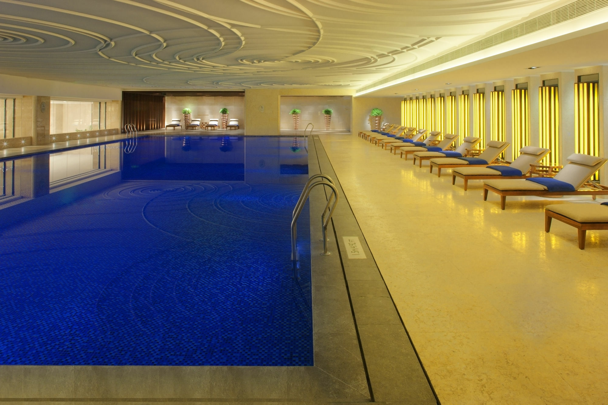 Radisson Blu Plaza Chongqing - Free 2 Bottle Of Local Beer Per Room During Stay Exterior foto